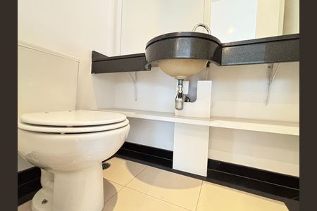 Apartamento para alugar com 146m², 3 quartos e 2 vagas Apartamento para alugar com 146m², 3 quartos e 2 vagasLavabo