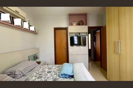 Apartamento à venda com 100m², 3 quartos e 2 vagas Apartamento à venda com 100m², 3 quartos e 2 vagasQuarto