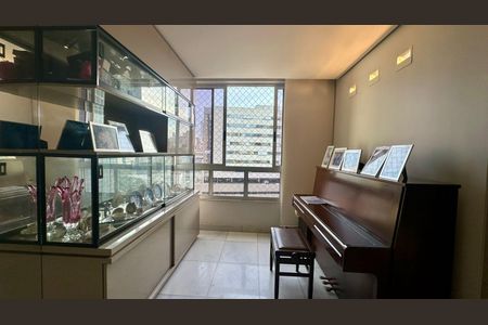 Apartamento à venda com 100m², 3 quartos e 2 vagas Apartamento à venda com 100m², 3 quartos e 2 vagasVaranda