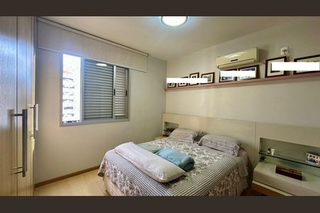 Apartamento à venda com 100m², 3 quartos e 2 vagas Apartamento à venda com 100m², 3 quartos e 2 vagasQuarto