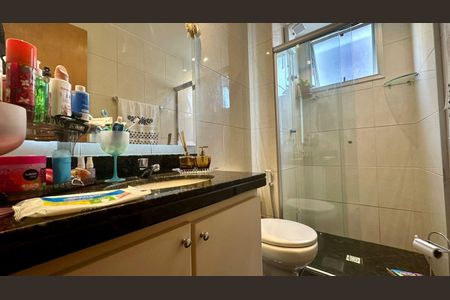 Apartamento à venda com 100m², 3 quartos e 2 vagas Apartamento à venda com 100m², 3 quartos e 2 vagasBanheiro