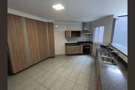 Cozinha de casa para alugar com 5 quartos, 330m² em Saraiva, Uberlândia