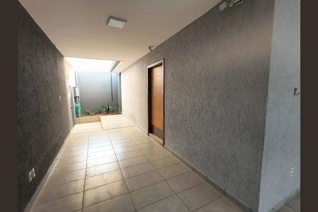 Casa para alugar com 5 quartos, 330m² em Saraiva, Uberlândia
