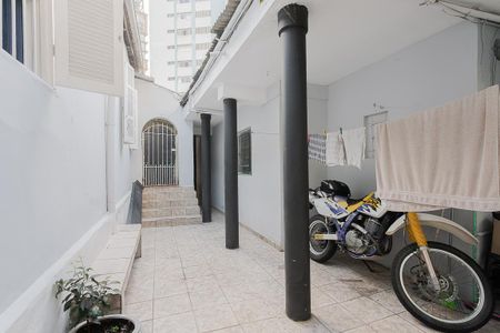 Casa à venda com 183m², 1 quarto e 2 vagas Casa à venda com 183m², 1 quarto e 2 vagasQuintal