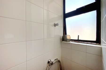 Apartamento para alugar com 115m², 3 quartos e 2 vagas Apartamento para alugar com 115m², 3 quartos e 2 vagasBanheiro de serviço