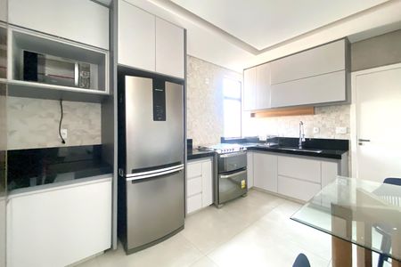 Apartamento para alugar com 115m², 3 quartos e 2 vagas Apartamento para alugar com 115m², 3 quartos e 2 vagasCozinha