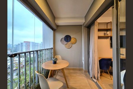 Studio à venda com 30m², 1 quarto e sem vaga Studio à venda com 30m², 1 quarto e sem vagaVaranda