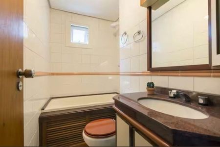Banheiro da Suíte de apartamento para alugar com 2 quartos, 86m² em Bela Vista, Porto Alegre