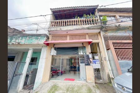 Casa à venda com 125m², 2 quartos e sem vaga Casa à venda com 125m², 2 quartos e sem vagaFachada