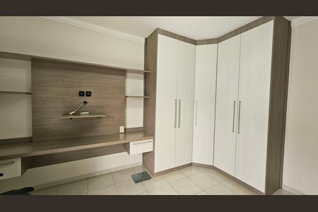 Casa de condomínio à venda com 335m², 3 quartos e 4 vagas