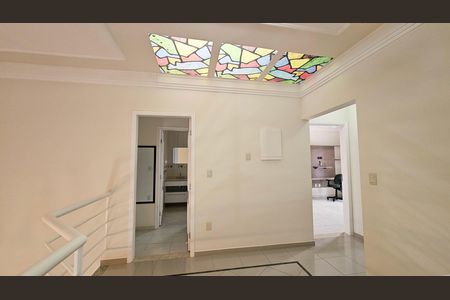 Casa de condomínio à venda com 335m², 3 quartos e 4 vagas