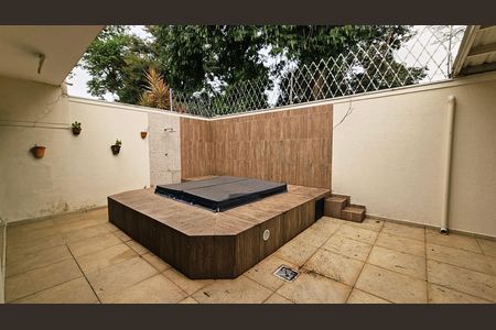 Casa de condomínio à venda com 335m², 3 quartos e 4 vagas
