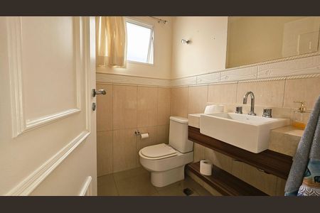 Casa de condomínio à venda com 335m², 3 quartos e 4 vagas