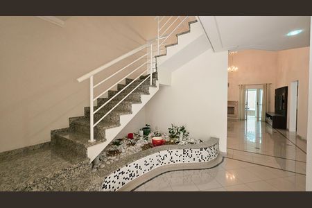 Casa de condomínio à venda com 335m², 3 quartos e 4 vagas