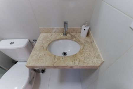 Banheiro de kitnet/studio para alugar com 1 quarto, 25m² em Santana, São Paulo