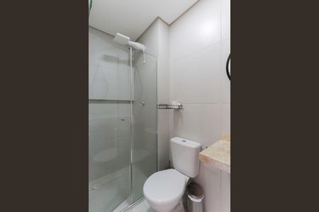 Banheiro de kitnet/studio para alugar com 1 quarto, 25m² em Santana, São Paulo