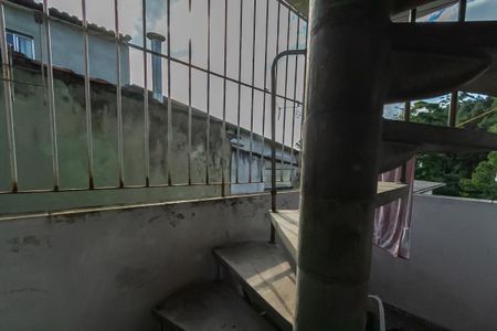 Casa à venda com 304m², 1 quarto e 2 vagasEscada Casa 2
