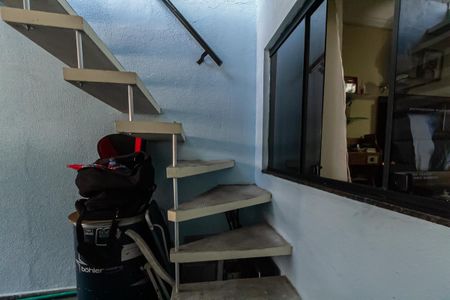 Casa à venda com 304m², 1 quarto e 2 vagasEscada Casa 2