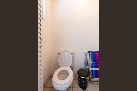Casa à venda com 304m², 1 quarto e 2 vagasBanheiro Salão Casa 2