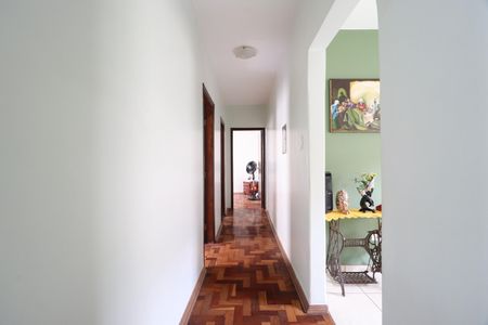 Casa para alugar com 300m², 3 quartos e 3 vagasCorredor