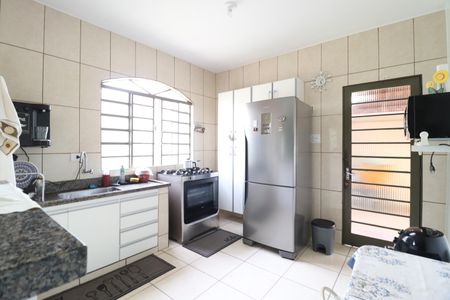 Casa para alugar com 300m², 3 quartos e 3 vagasCozinha