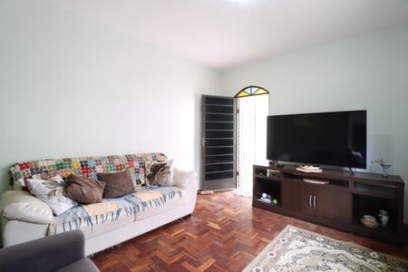 Casa para alugar com 300m², 3 quartos e 3 vagasSala