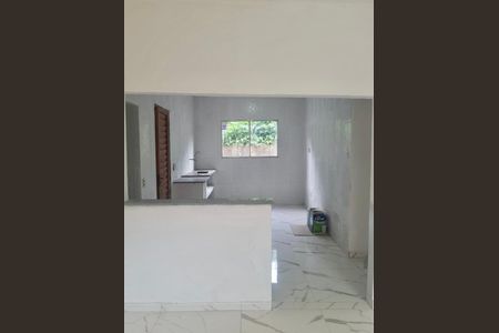 Casa à venda com 100m², 4 quartos e 4 vagas