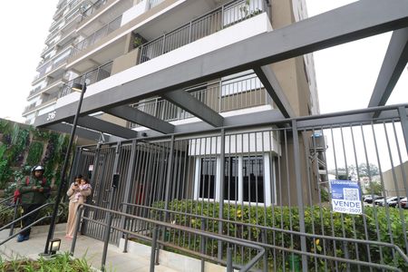 Apartamento para alugar com 38m², 2 quartos e 1 vagaFachada e portaria