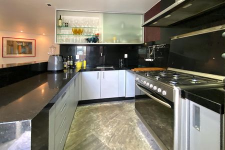 Apartamento à venda com 340m², 5 quartos e 4 vagas Apartamento à venda com 340m², 5 quartos e 4 vagasEspaço Gourmet