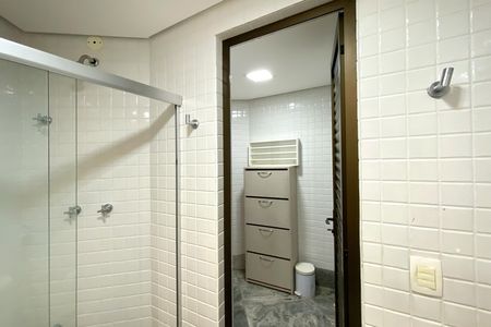 Apartamento à venda com 340m², 5 quartos e 4 vagas Apartamento à venda com 340m², 5 quartos e 4 vagasBanheiro da Cobertura
