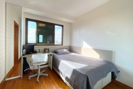 Apartamento à venda com 340m², 5 quartos e 4 vagas Apartamento à venda com 340m², 5 quartos e 4 vagasSuite 2