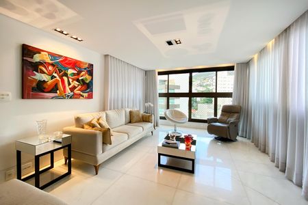Apartamento à venda com 340m², 5 quartos e 4 vagas Apartamento à venda com 340m², 5 quartos e 4 vagasSala