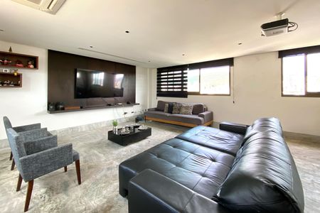 Apartamento à venda com 340m², 5 quartos e 4 vagas Apartamento à venda com 340m², 5 quartos e 4 vagasSala de Estar