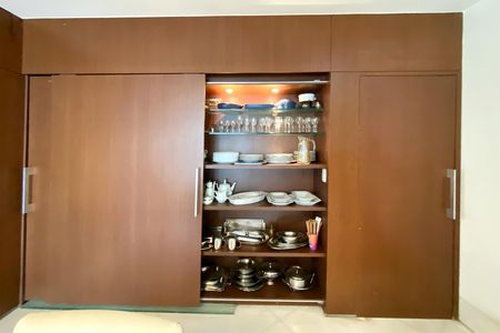 Apartamento à venda com 340m², 5 quartos e 4 vagas Apartamento à venda com 340m², 5 quartos e 4 vagasSala de Jantar