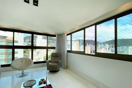 Apartamento à venda com 340m², 5 quartos e 4 vagas Apartamento à venda com 340m², 5 quartos e 4 vagasSala