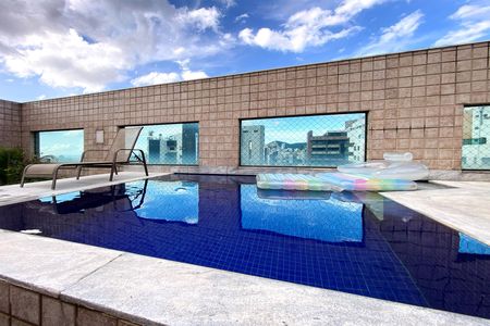 Apartamento à venda com 340m², 5 quartos e 4 vagas Apartamento à venda com 340m², 5 quartos e 4 vagasPiscina