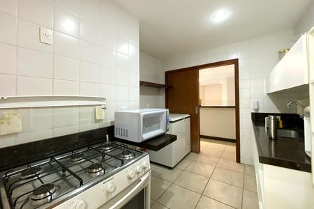 Apartamento à venda com 340m², 5 quartos e 4 vagas Apartamento à venda com 340m², 5 quartos e 4 vagasÁrea comum