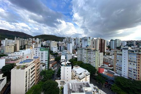 Apartamento à venda com 340m², 5 quartos e 4 vagas Apartamento à venda com 340m², 5 quartos e 4 vagasVista
