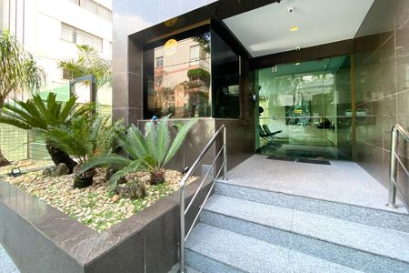 Apartamento à venda com 340m², 5 quartos e 4 vagas Apartamento à venda com 340m², 5 quartos e 4 vagasFachada