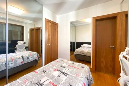 Apartamento à venda com 340m², 5 quartos e 4 vagas Apartamento à venda com 340m², 5 quartos e 4 vagasSuite 3