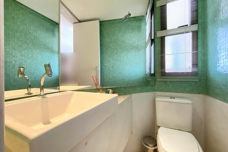 Apartamento à venda com 340m², 5 quartos e 4 vagas Apartamento à venda com 340m², 5 quartos e 4 vagasLavabo da Sala