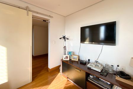 Apartamento à venda com 340m², 5 quartos e 4 vagas Apartamento à venda com 340m², 5 quartos e 4 vagasQuarto 4