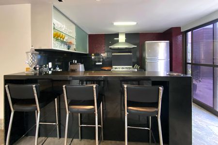 Apartamento à venda com 340m², 5 quartos e 4 vagas Apartamento à venda com 340m², 5 quartos e 4 vagasBancada