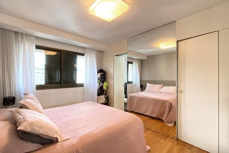 Apartamento à venda com 340m², 5 quartos e 4 vagas Apartamento à venda com 340m², 5 quartos e 4 vagasSuite 1