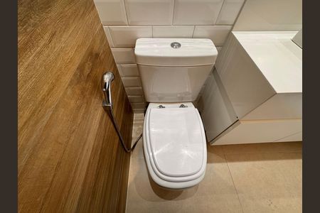 Apartamento à venda com 160m², 2 quartos e 2 vagas Apartamento à venda com 160m², 2 quartos e 2 vagasSuíte - Banheiro