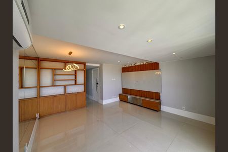 Apartamento à venda com 160m², 2 quartos e 2 vagas Apartamento à venda com 160m², 2 quartos e 2 vagasSala