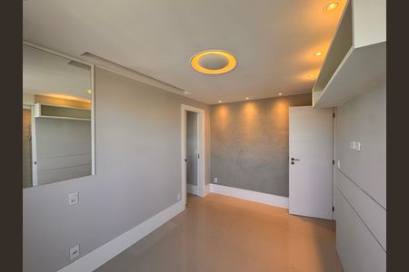 Apartamento à venda com 160m², 2 quartos e 2 vagas Apartamento à venda com 160m², 2 quartos e 2 vagasSuíte