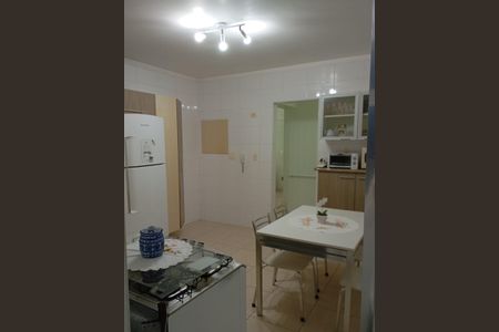 Apartamento para alugar com 120m², 2 quartos e 1 vaga Apartamento para alugar com 120m², 2 quartos e 1 vagaCozinha