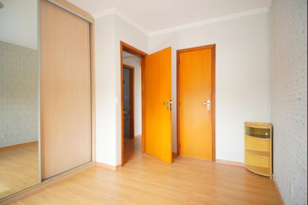 Suíte de apartamento para alugar com 2 quartos, 70m² em Jardim Itu, Porto Alegre