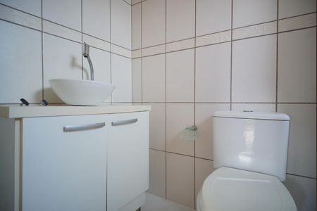 Banheiro da Suíte de apartamento para alugar com 2 quartos, 70m² em Jardim Itu, Porto Alegre